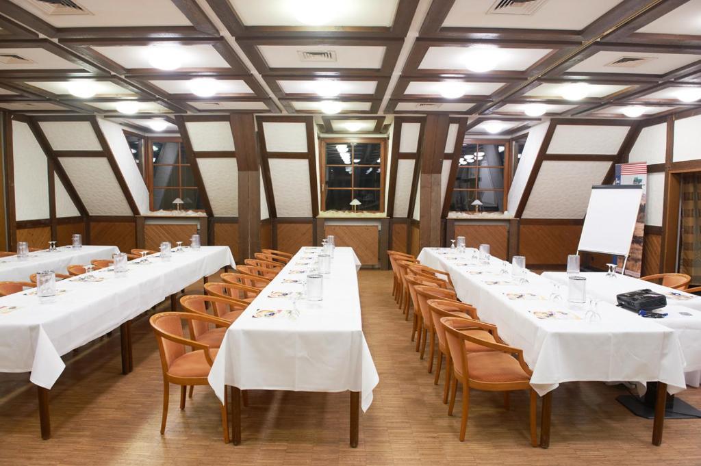 Hotel Restaurant Zur Linde Pattensen Exterior foto