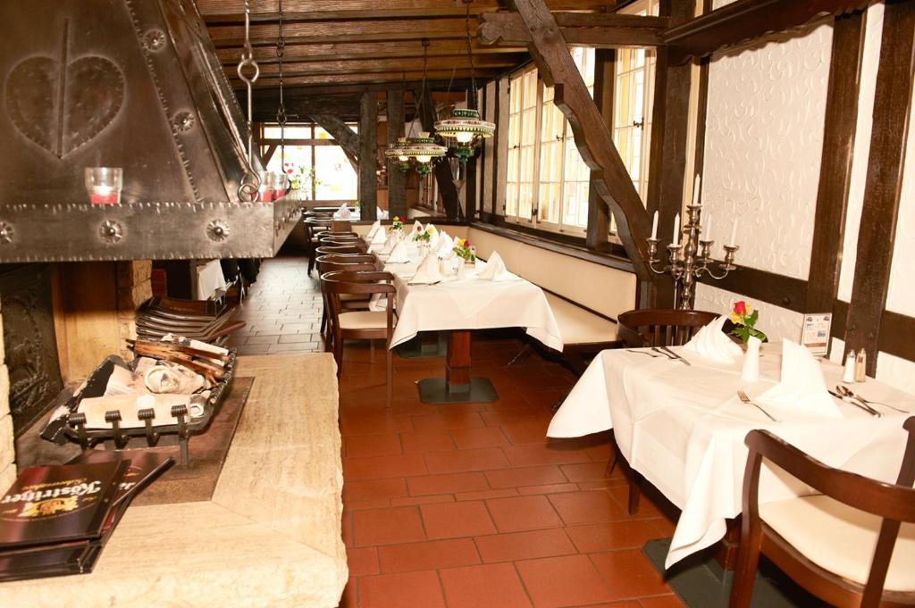 Hotel Restaurant Zur Linde Pattensen Exterior foto