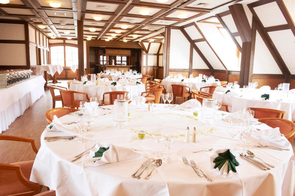 Hotel Restaurant Zur Linde Pattensen Exterior foto